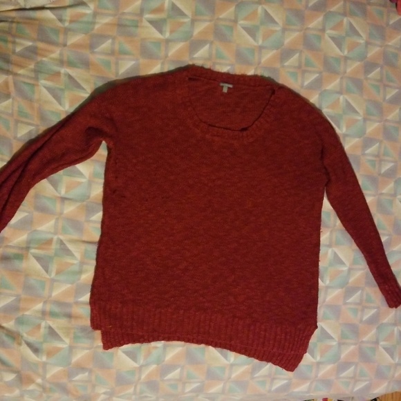 Red sweater - Picture 1 of 2